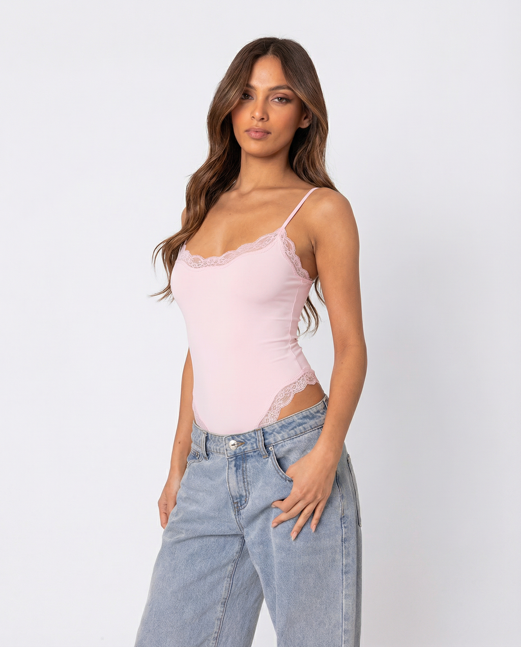 Mía – Body babydoll con ribete de encaje