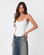 Mía – Body babydoll con ribete de encaje
