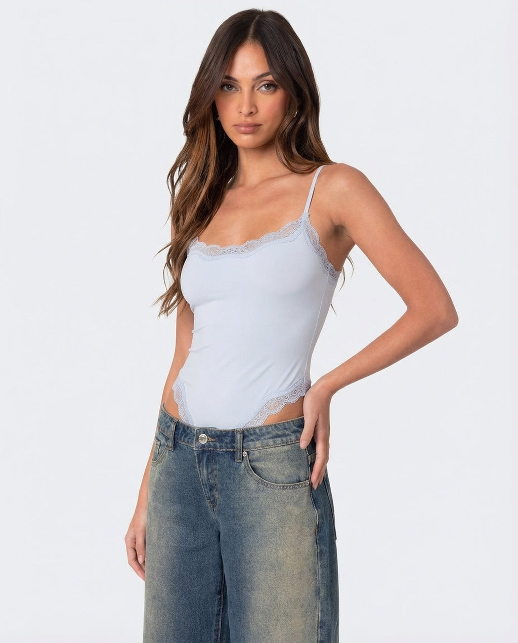 Mía – Body babydoll con ribete de encaje