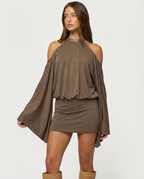 Luz – Vestido corto con espalda abierta y cadenas doradas