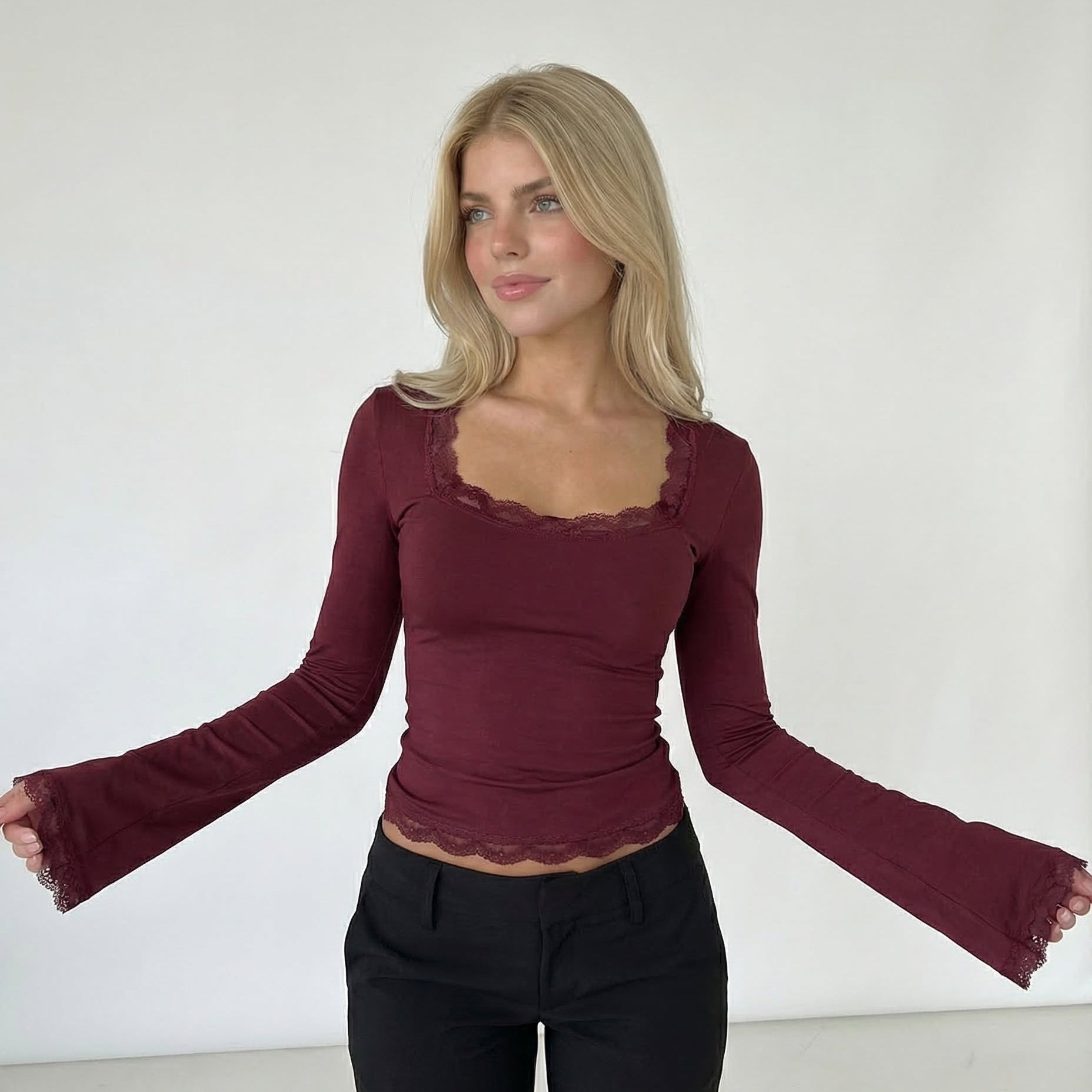 Gala – Lace Trim Top