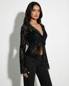 Noa – Top semitransparente con detalles florales de terciopelo