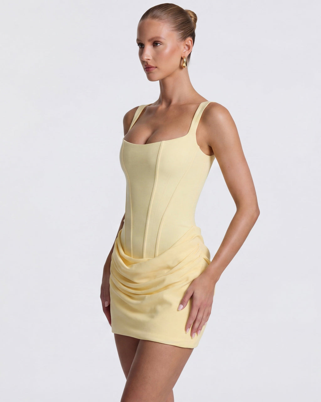 Valeria – Vestido corto efecto corsé