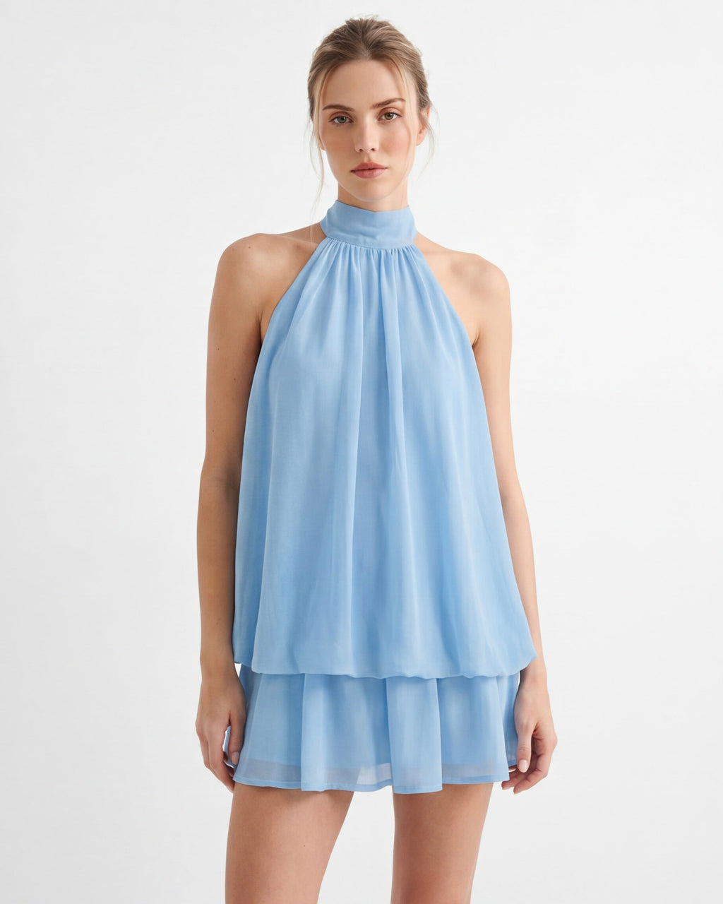 Celia – Vestido corto halter con espalda abierta