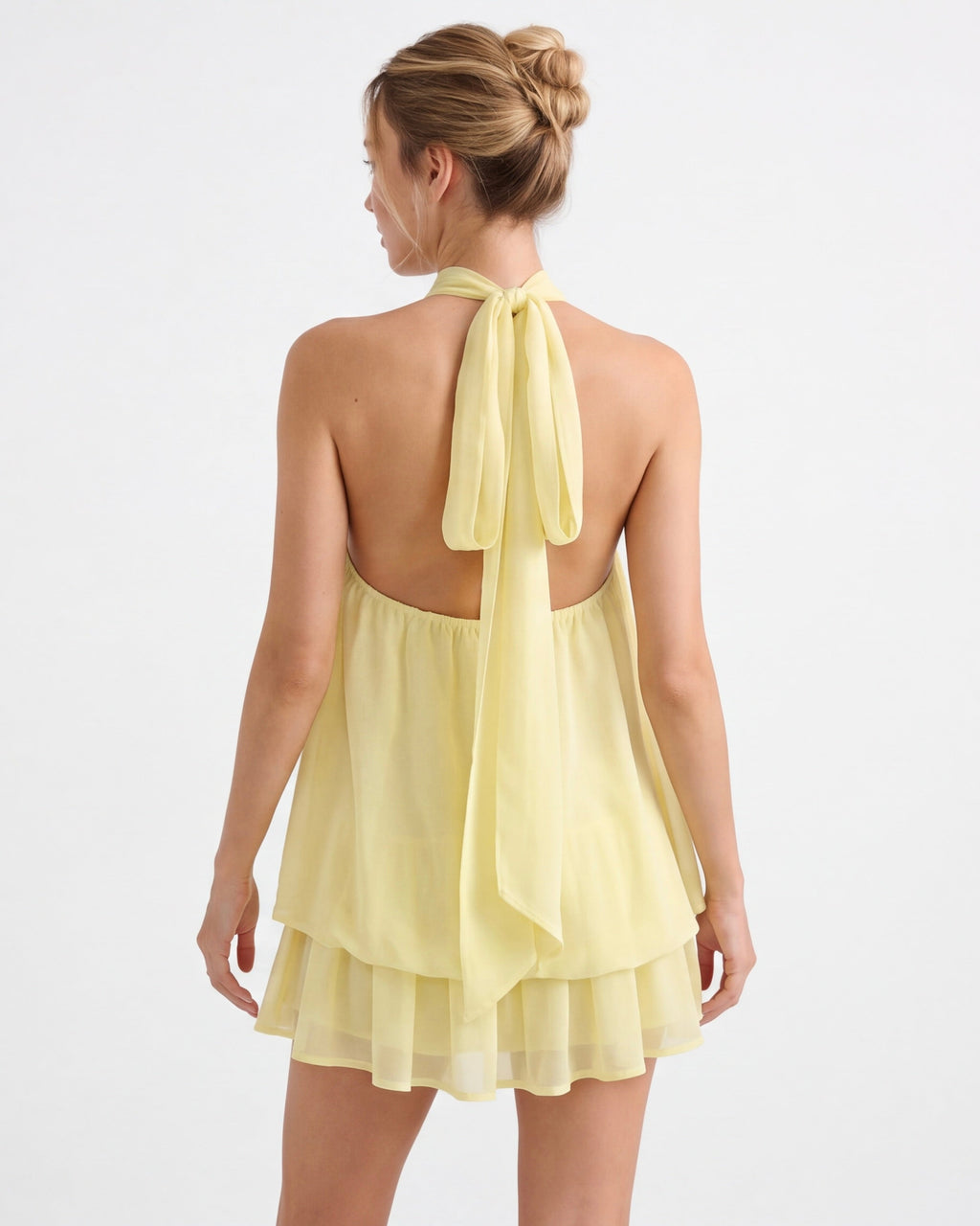 Celia – Vestido corto halter con espalda abierta