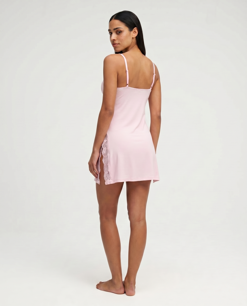 Susurro – Camisón de encaje fluido